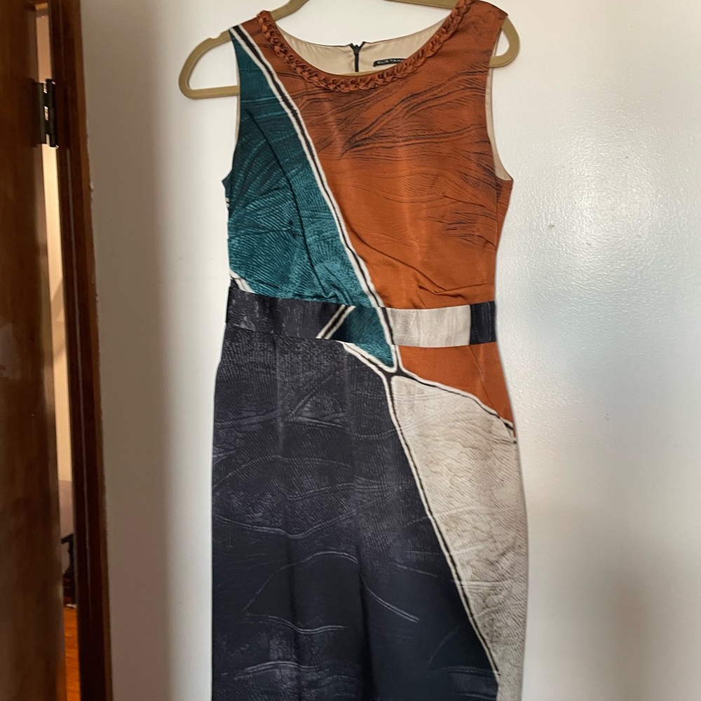 Tahari Brown and Cream Sleeveless Sheath Dress